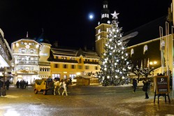 Megve Altstadt bei Nacht