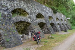 Radtour Bonn-Mosel-Koblenz 2017: Steinsammlung bei Msch