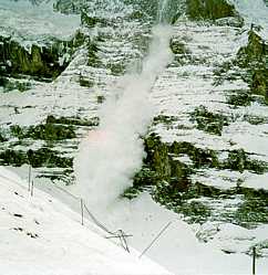 Lawine vom Jungfraugletscher